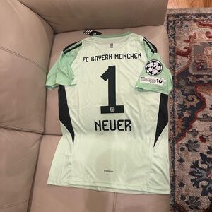 Bayern Munich  #1 Neuer  Goalkeeper jersey soccer Fits Large